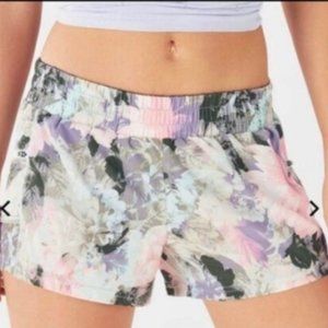 FABLETICS “Secret Garden” Maggie athletic shorts Sz S